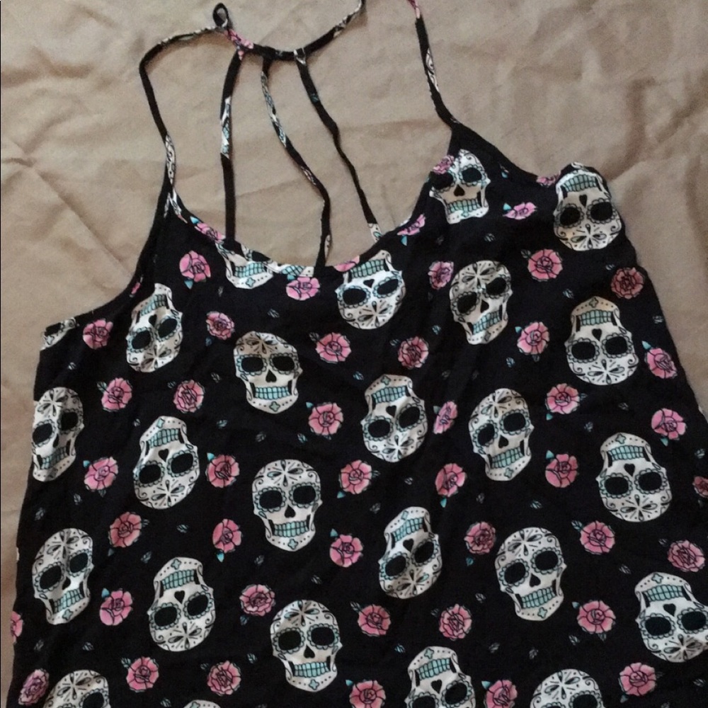 Tops - Picture 2 of 3